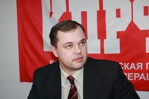 Член КПРФ Илья Потапов управлял Бердском после состоявшихся 27 марта 2011 года выборов до 30 апреля 2013 года, когда был взят с поличным в момент получения взятки