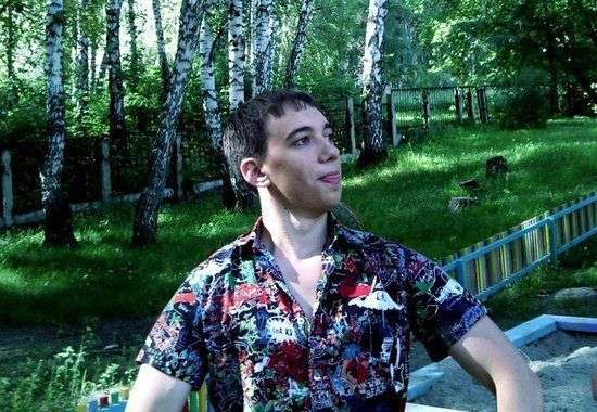 20-летний Алексей Снакин должен был демобилизоваться в июне 2014 года. Но 17 февраля его не стало. Друзья и родные отказываются верить в суицид