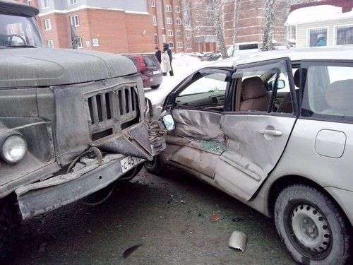 В ДТП пострадала пассажирка Тойоты