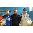 На фото (слева направо) Захар Устинов, тренер Владимир Леонов, Дмитрий Шишигин (г. Новосибирск) 