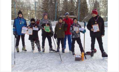 Рождественский блиц-турнир по хоккею среди дворовых команд состоялся в Бердске