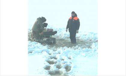 Трижды за день спасатели из Бердска приходили на помощь замерзающим рыбакам