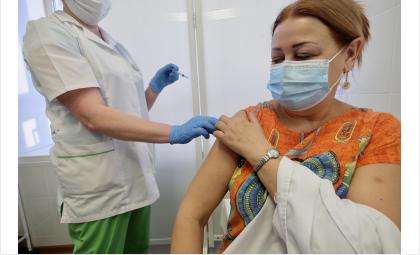 В России идет вакцинация от коронавируса