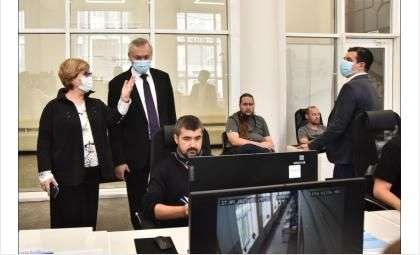 Работу центра в первый день голосования проконтролировал Губернатор Андрей Травников