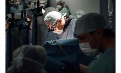 Кардиохирурги провели уникальную в мировой практике операцию