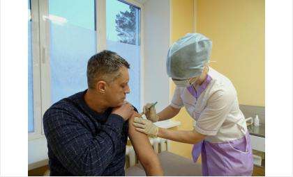 Чтобы выполнить план по вакцинации от ковида, нужно ставить по 650 прививок в неделю